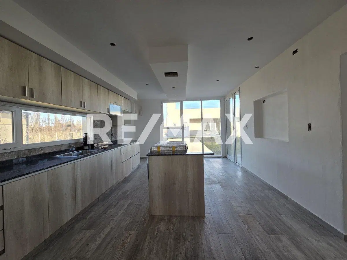 EN VENTA | CASA 6 DORMITORIOS | Bº CARDINAL SUR 2