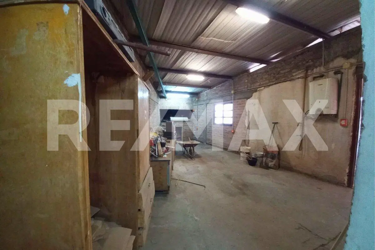 VENTA SALON COMERCIAL CON CASA Y GALPON NEUQUEN 4