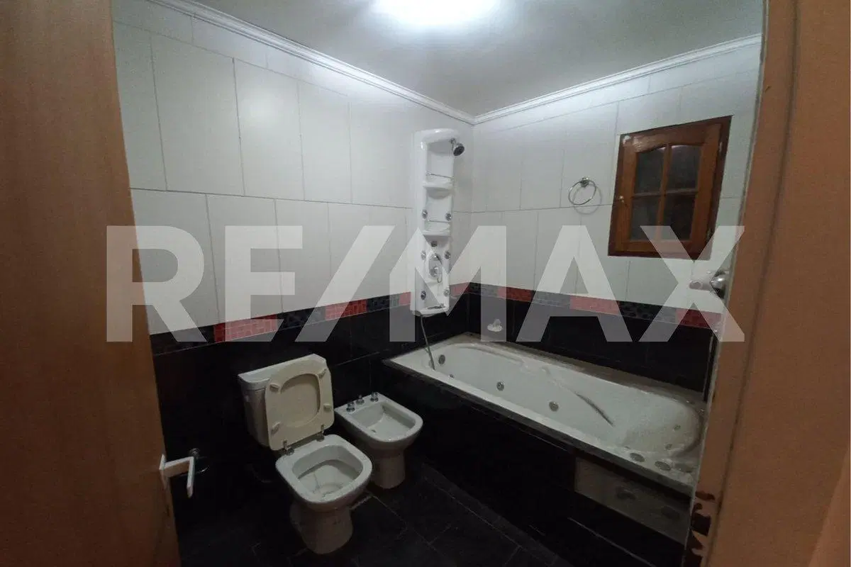 VENTA SALON COMERCIAL CON CASA Y GALPON NEUQUEN 2