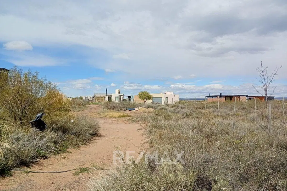 Terreno en Venta Villa Tenis Club Mari Menuco 5