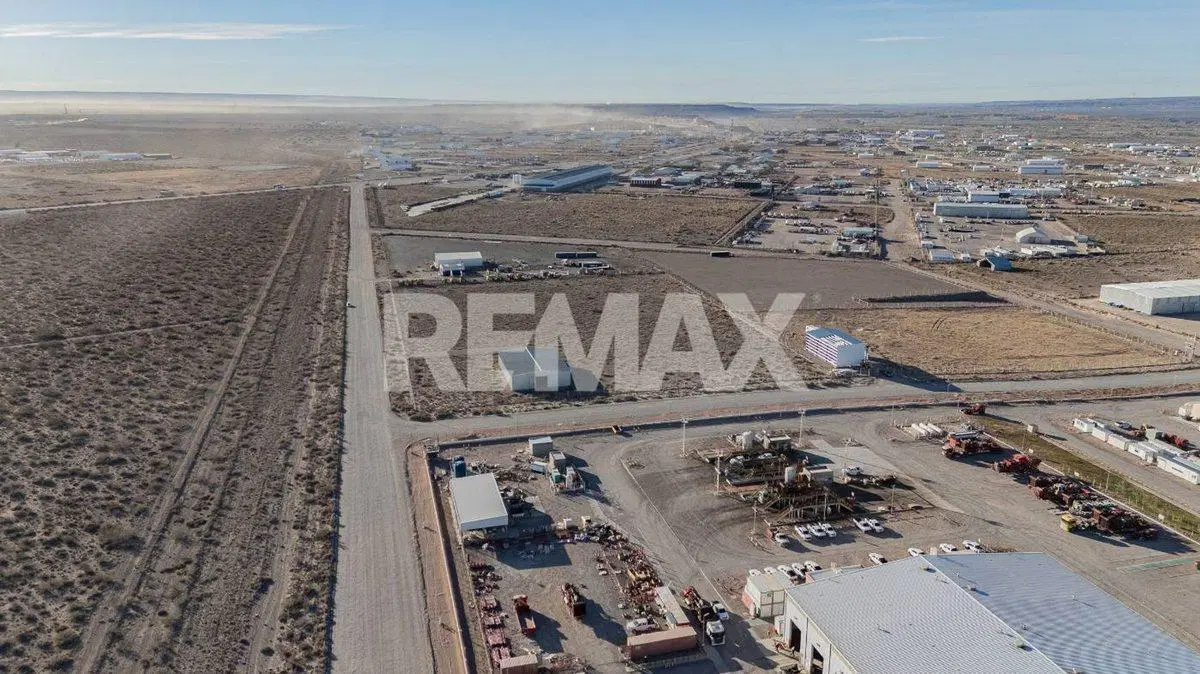 VENTA TERRENO CON GALPÓN 3