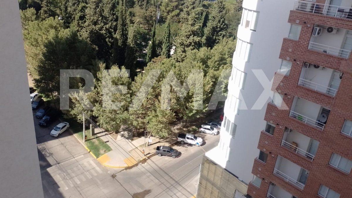 EN ALQUILER DPTO 2 DORMIS EN MICROCENTRO NEUQUEN
