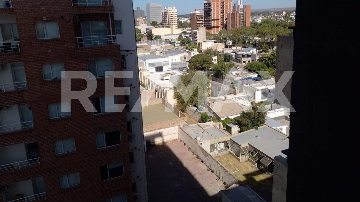 EN ALQUILER DPTO 2 DORMIS EN MICROCENTRO NEUQUEN
