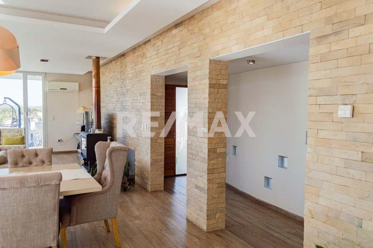 CASA EN VENTA CON PILETA, B° Bocahue, Neuquen. 3