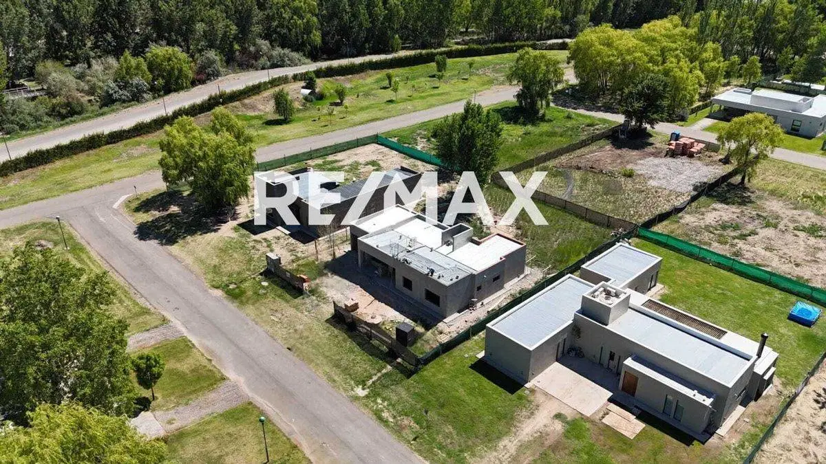 Casa 3 dormitorios en Venta,  Canales de Plottier 5