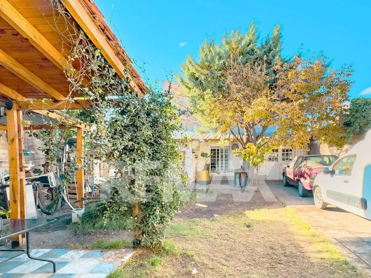 CASA DE DOS DORMITORIOS CON QUINCHO, NEUQUÉN 2