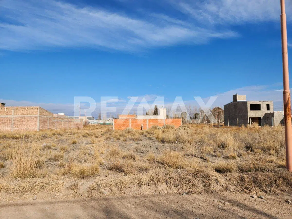 LOTE DE 379,89 M2 EN LOS PERALES FERNANDEZ ORO 2