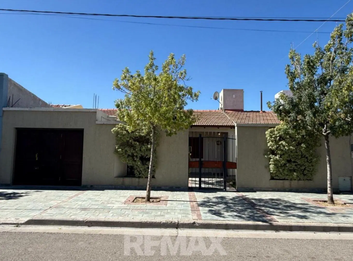 Vende casa 4 Dormitorios, Barrio Mercantiles, Nqn. 4