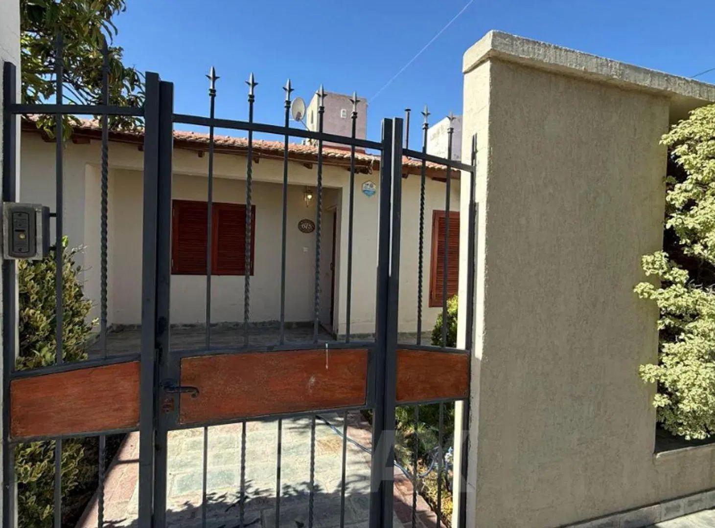 Vende casa 4 Dormitorios, Barrio Mercantiles, Nqn. 2