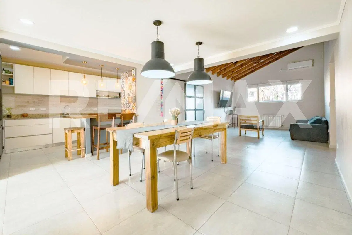 CASA DE TRES DORMITORIOS EN VENTA CONFLUENCIA 2