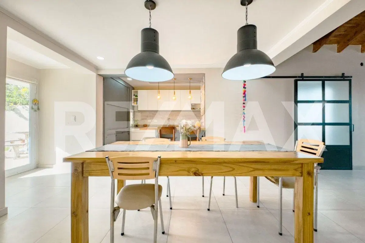 CASA DE TRES DORMITORIOS EN VENTA CONFLUENCIA 5