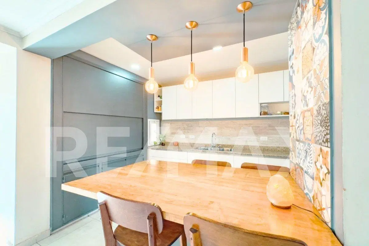 CASA DE TRES DORMITORIOS EN VENTA CONFLUENCIA 4