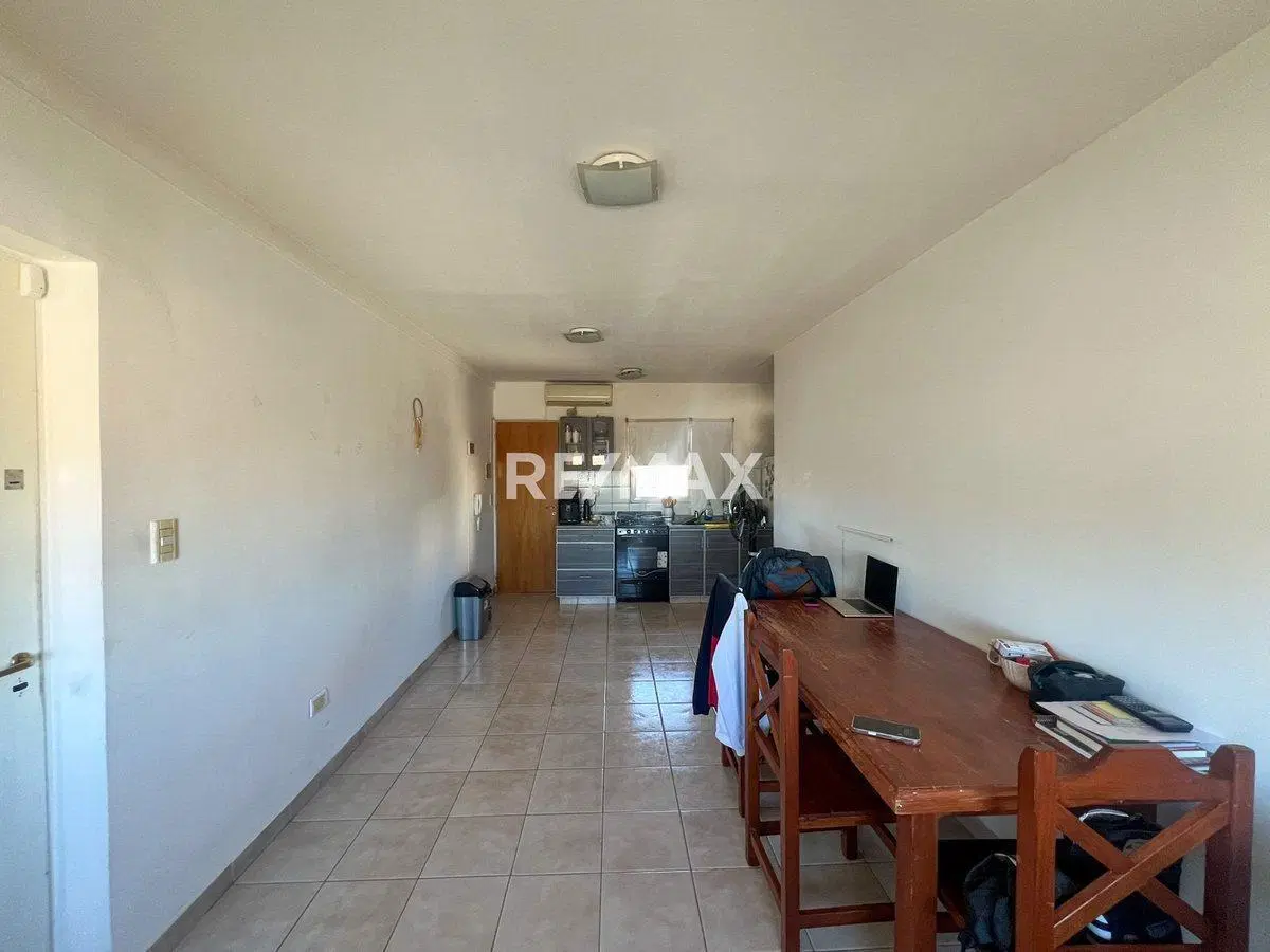 Venta - Dpto 1 dorm y cochera - Apto Crédito - Nqn 4
