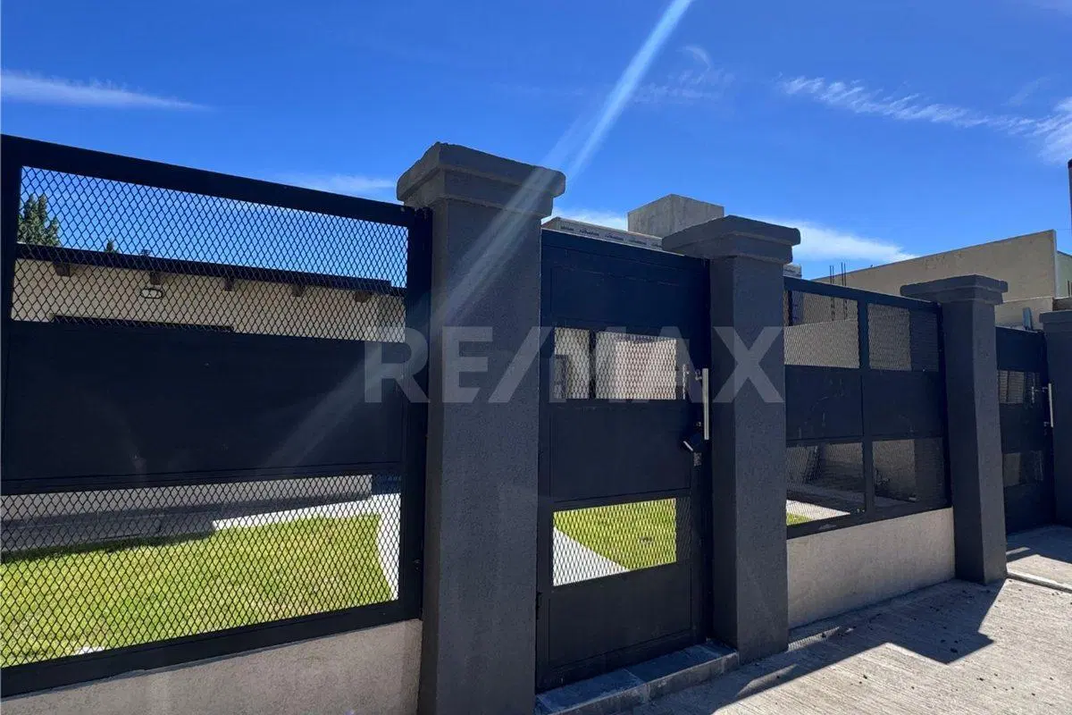 VENTA CASA 3 DORMITORIOS B° ALDEA DEL SUR PLOTTIER 4