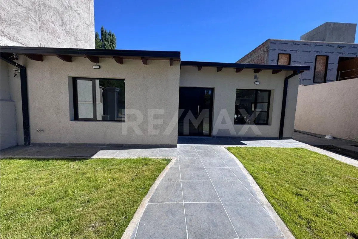 VENTA CASA 3 DORMITORIOS B° ALDEA DEL SUR PLOTTIER 5