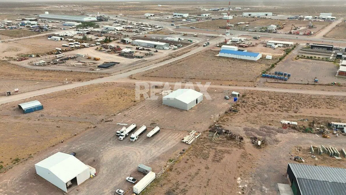 VENTA DE DOS NAVES INDUSTRIALES EN AÑELO 8