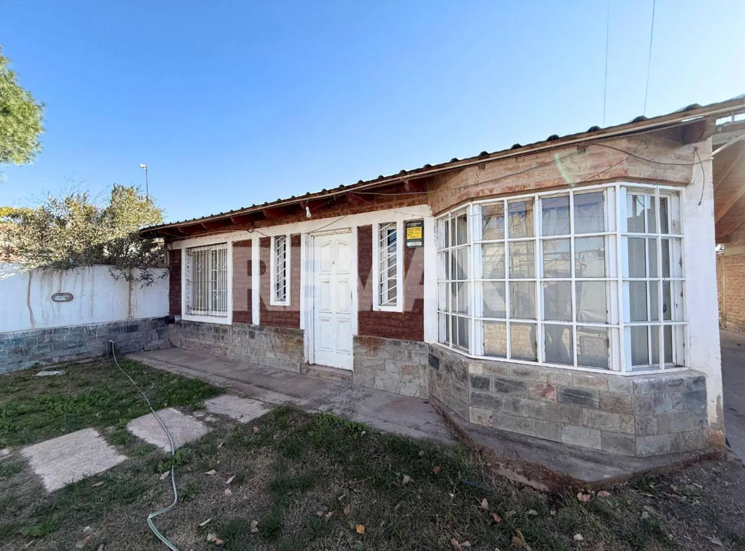ALQUILER CASA CON QUINCHO- CENTENARIO 8