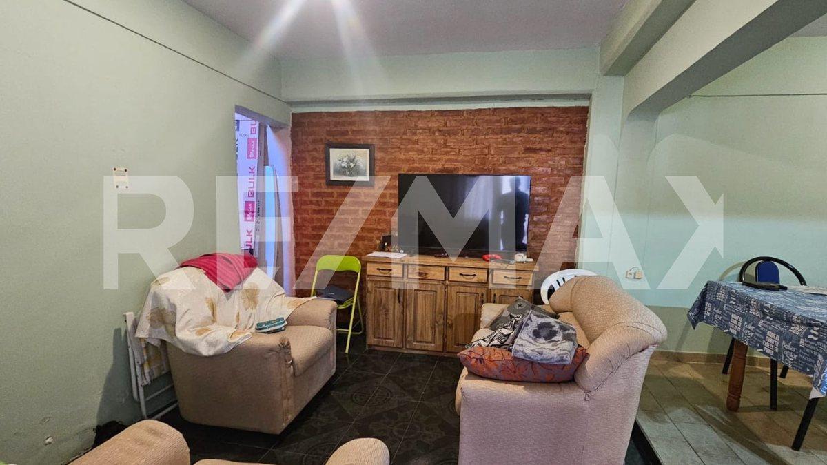 CASA 4 DORMITORIOS CON AMPLIACION EN CENTENARIO