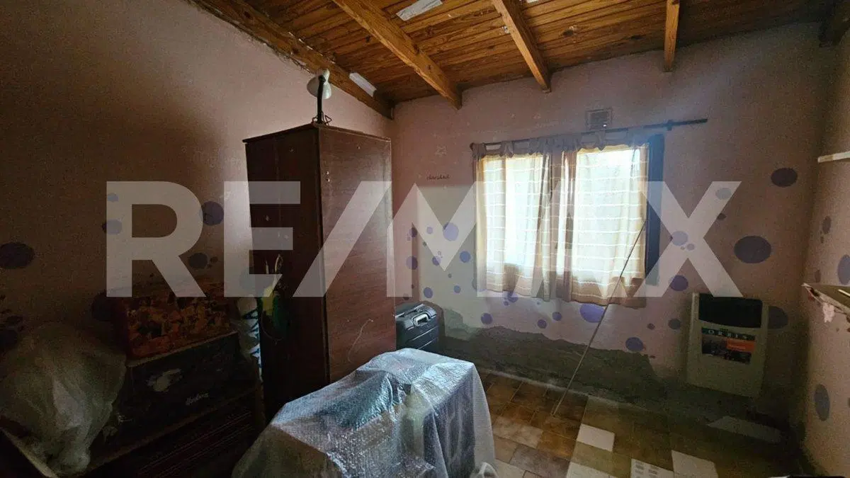 CASA 4 DORMITORIOS CON AMPLIACION EN CENTENARIO 5