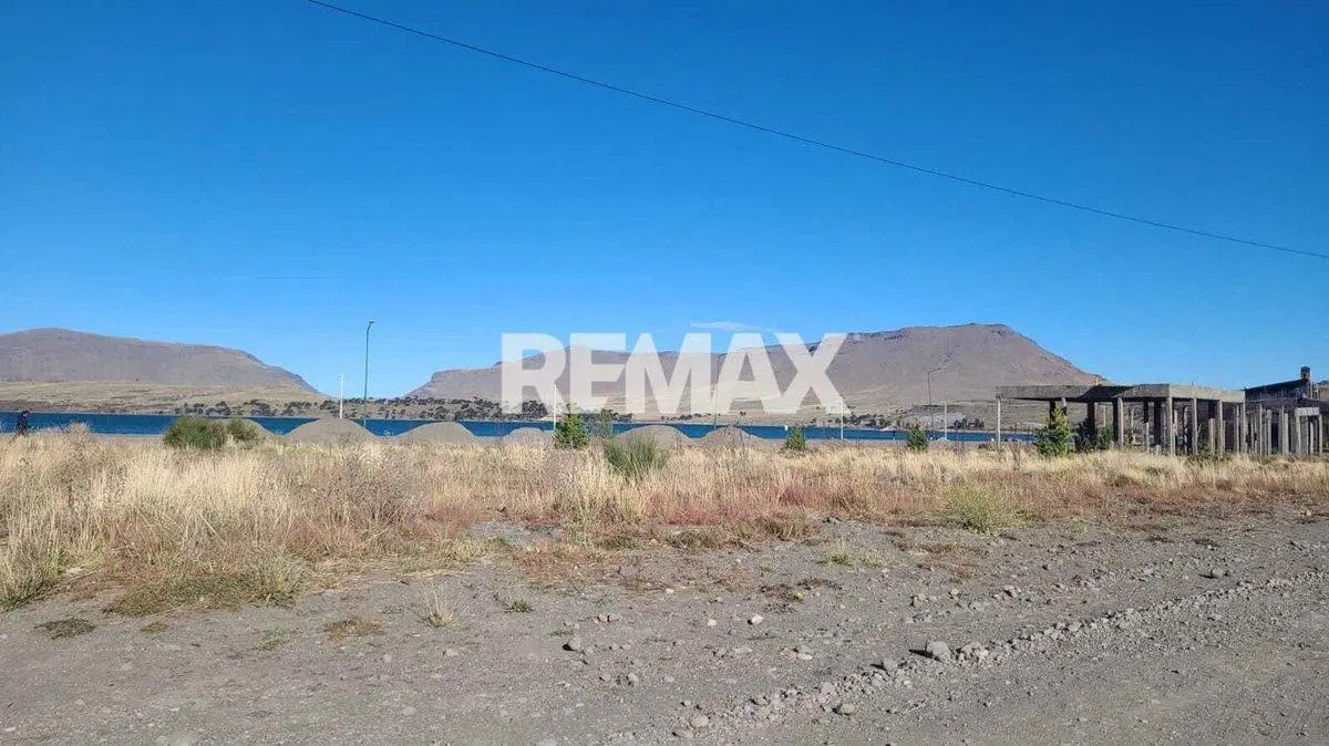 EN VENTA - LOTE FRENTE AL LAGO CAVIAHUE 4