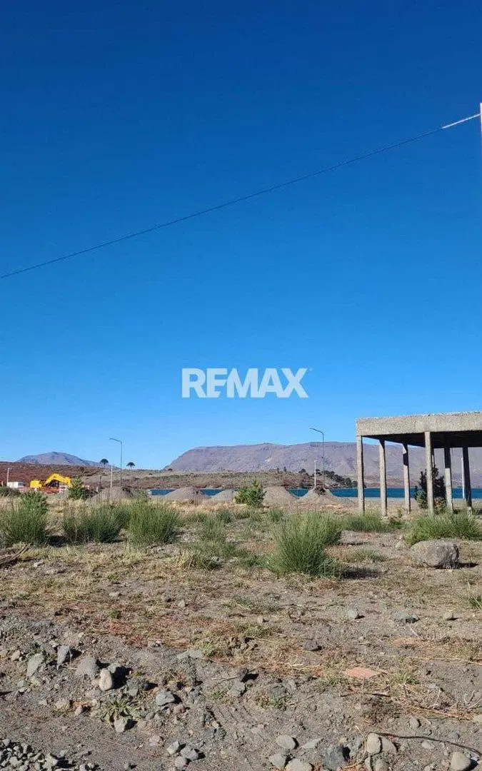 EN VENTA - LOTE FRENTE AL LAGO CAVIAHUE 5