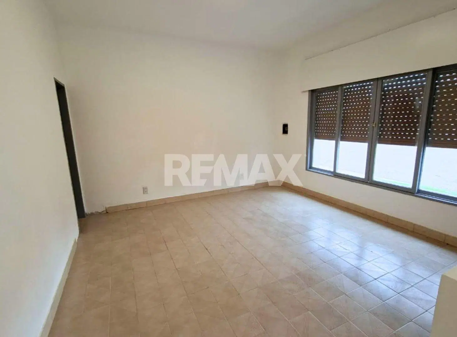CASA EN ALQUILER APTA COMERCIAL - CASCO VIEJO 4