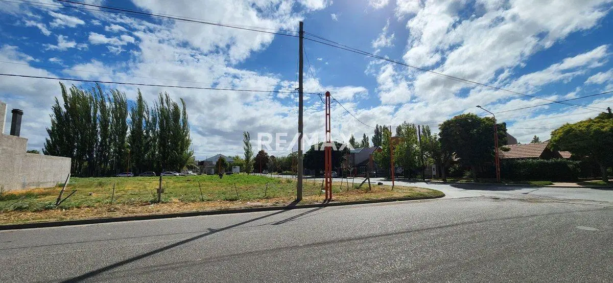 Terreno en venta, esquina Barrio El manzanar 4