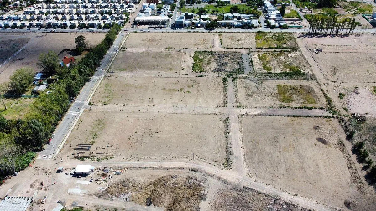 TERRENO EN VENTA 300m2 | ANAYA Y RÍO SENGUER | NQN 2