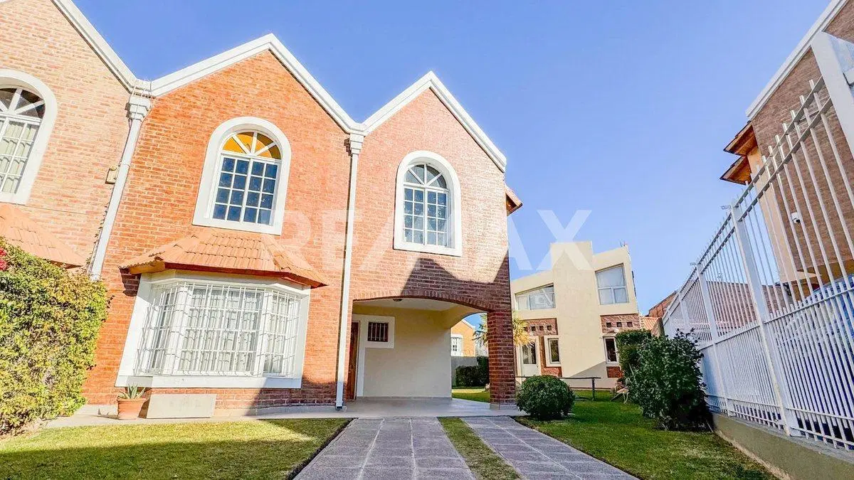 Casa en ph 3 dorm en venta Barrio Jardín, Neuquén 2
