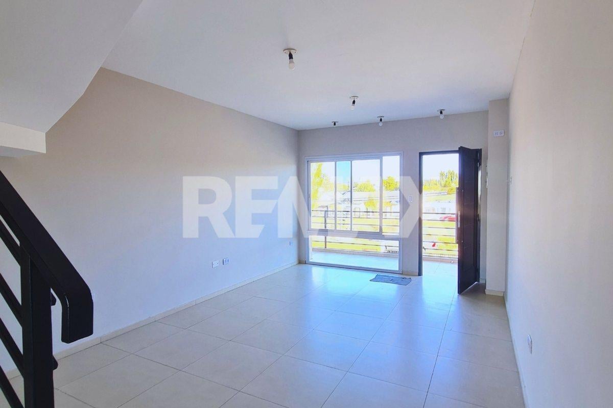 DEPARTAMENTO 2 DORM DUPLEX C/TERRAZA C/COCHERA