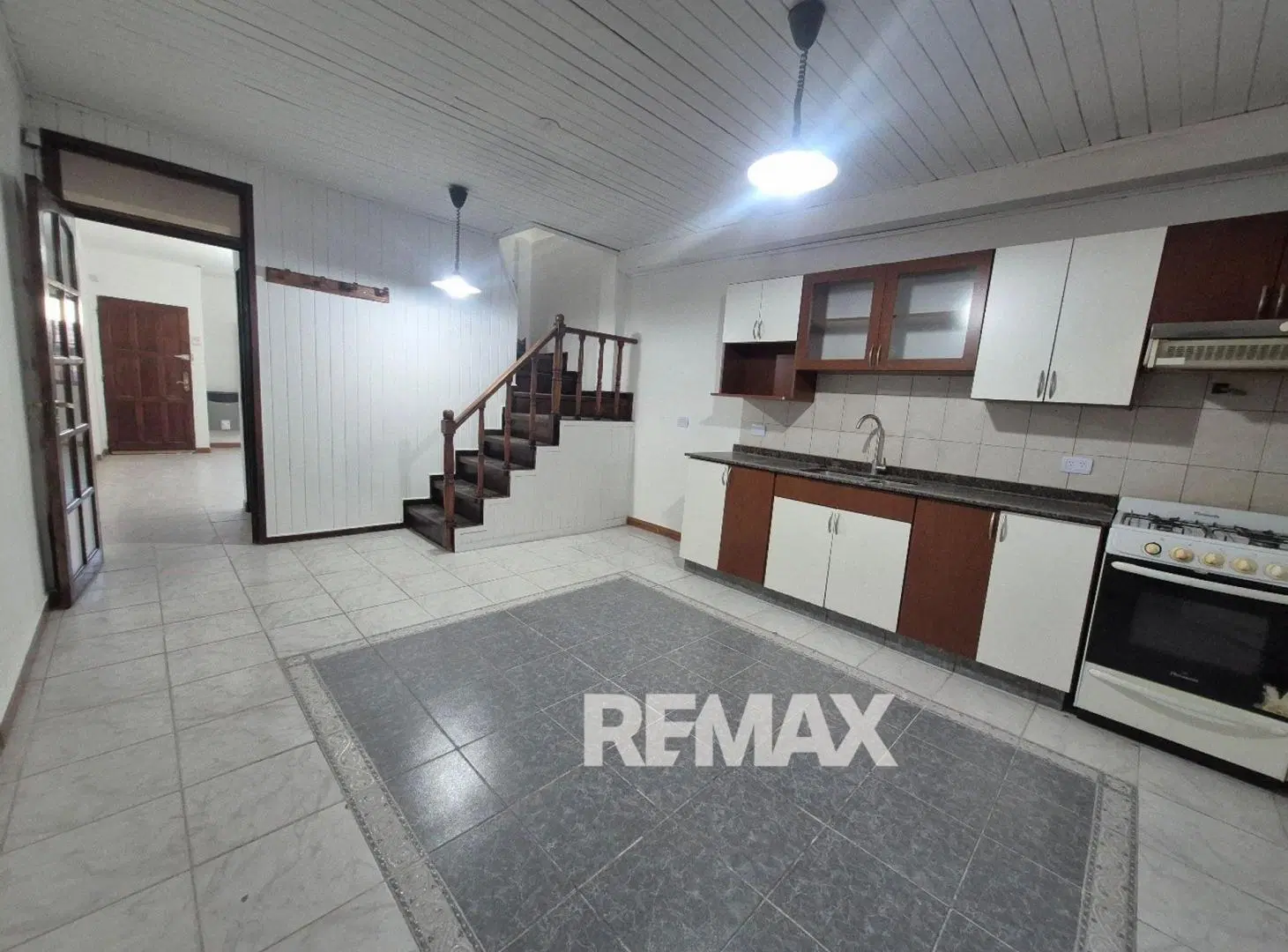 Alquila Duplex 3 dorm, cochera, Leloir 509 Neuquen 3