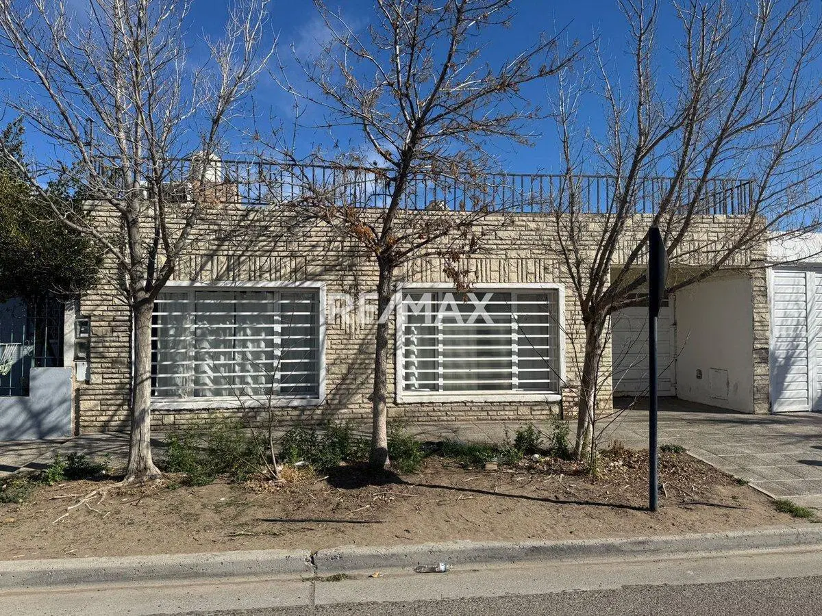 CASA 3 DORMITORIOS EN VENTA | CORRIENTES 1211, NQN 4