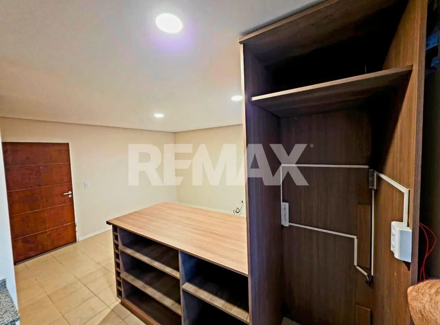 ALQUILER MONOAMBIENTE 40M2 C/BALCON- CIPO 2
