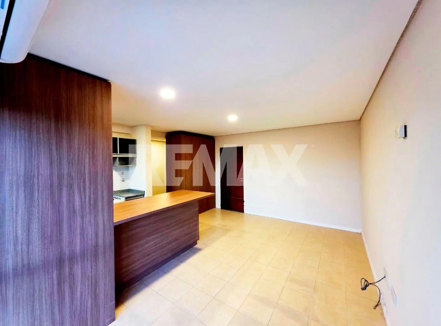 ALQUILER MONOAMBIENTE 40M2 C/BALCON- CIPO 3