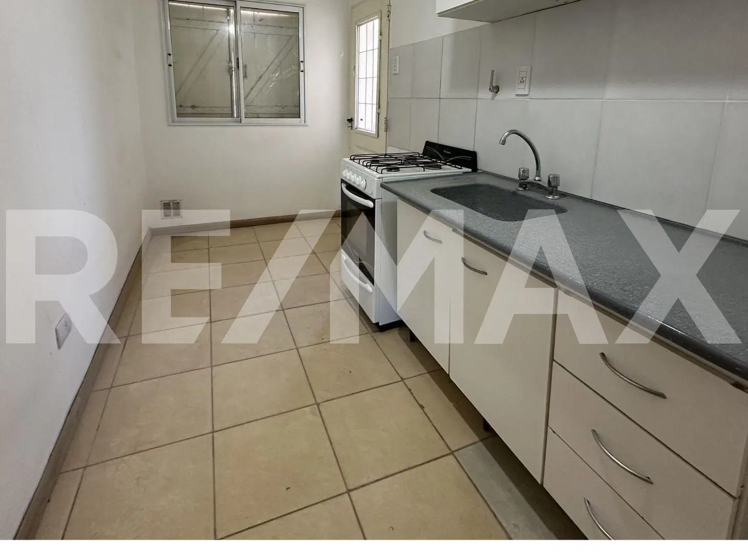 ALQUILER DEPARTAMENTO PB 3 DORMITORIOS PLOTTIER 3