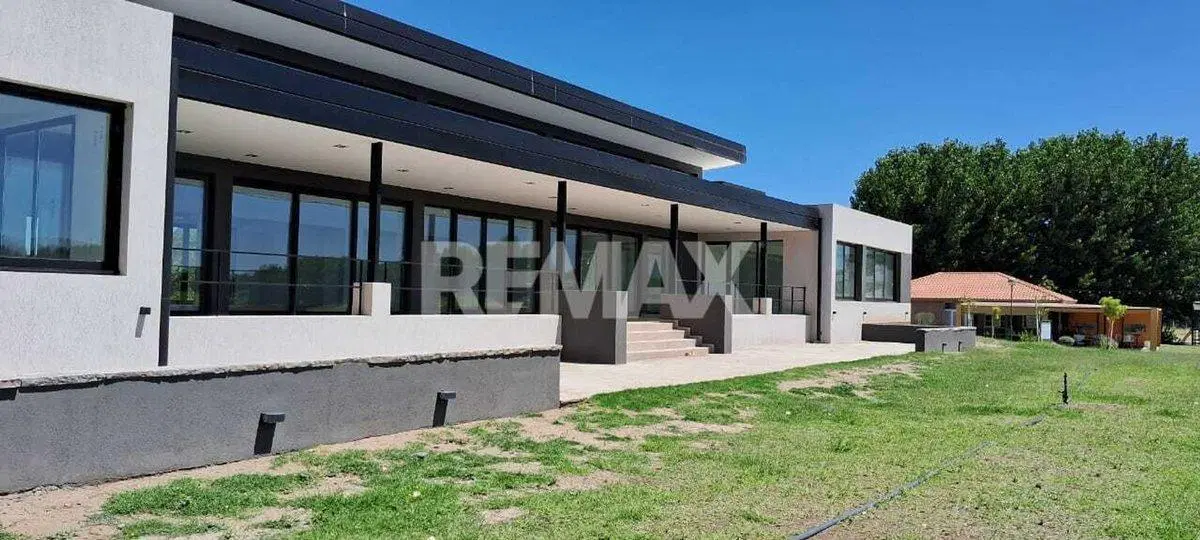 Casa en venta 3 Dormitorios Canales de Plottier 8