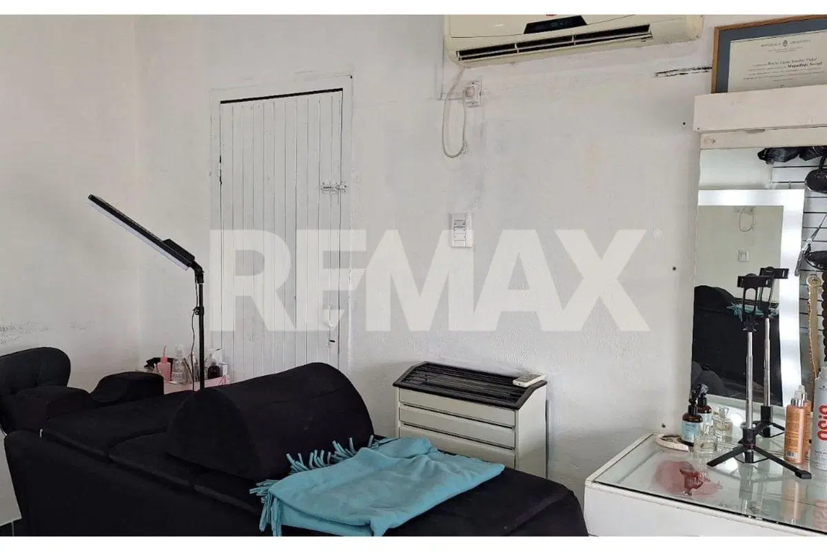 Duplex mas dos Departamentos mas local en venta 3