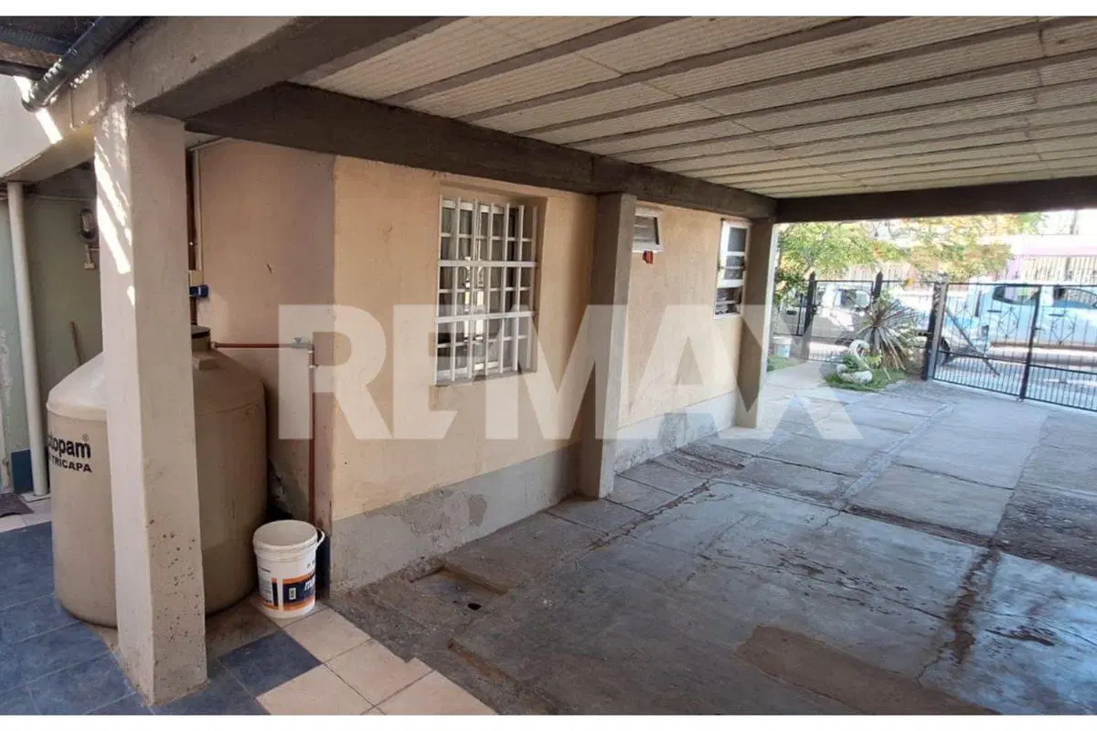 Duplex mas dos Departamentos mas local en venta 5