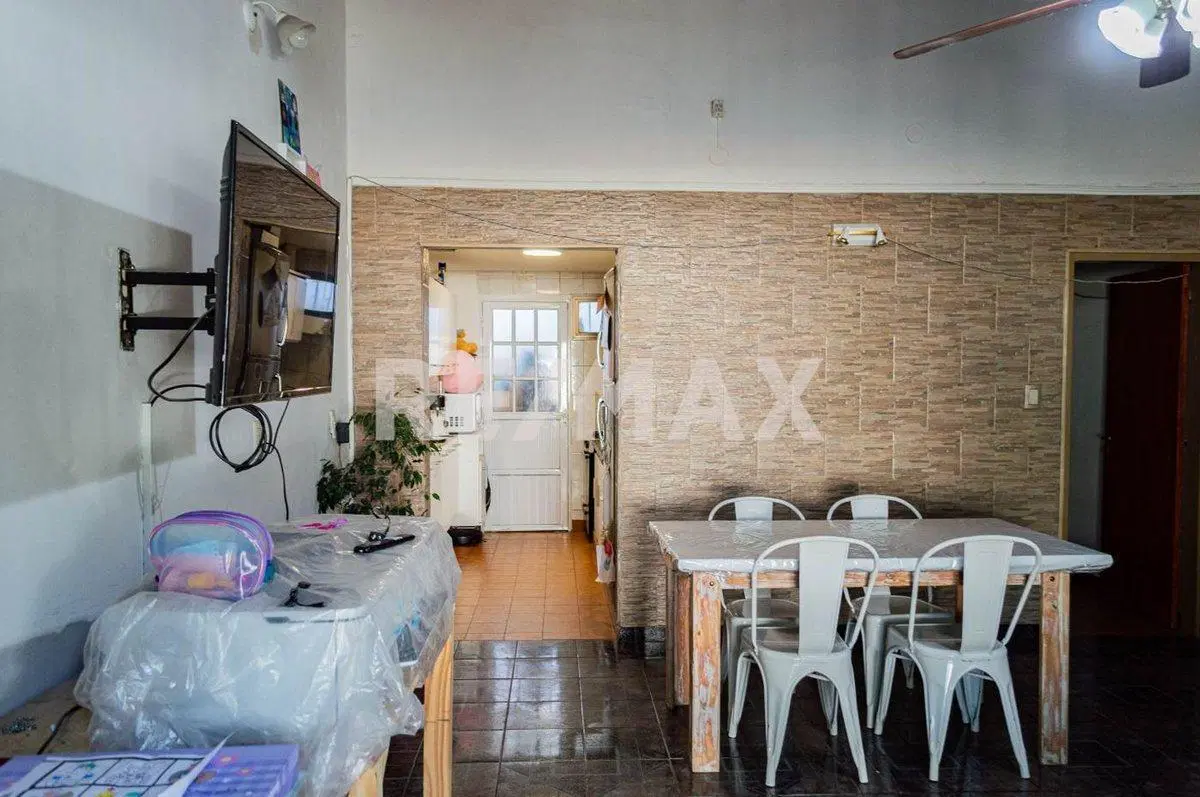 VENTA CASA + DUPLEX Y GALPON B° BELGRANO - NQN - 3