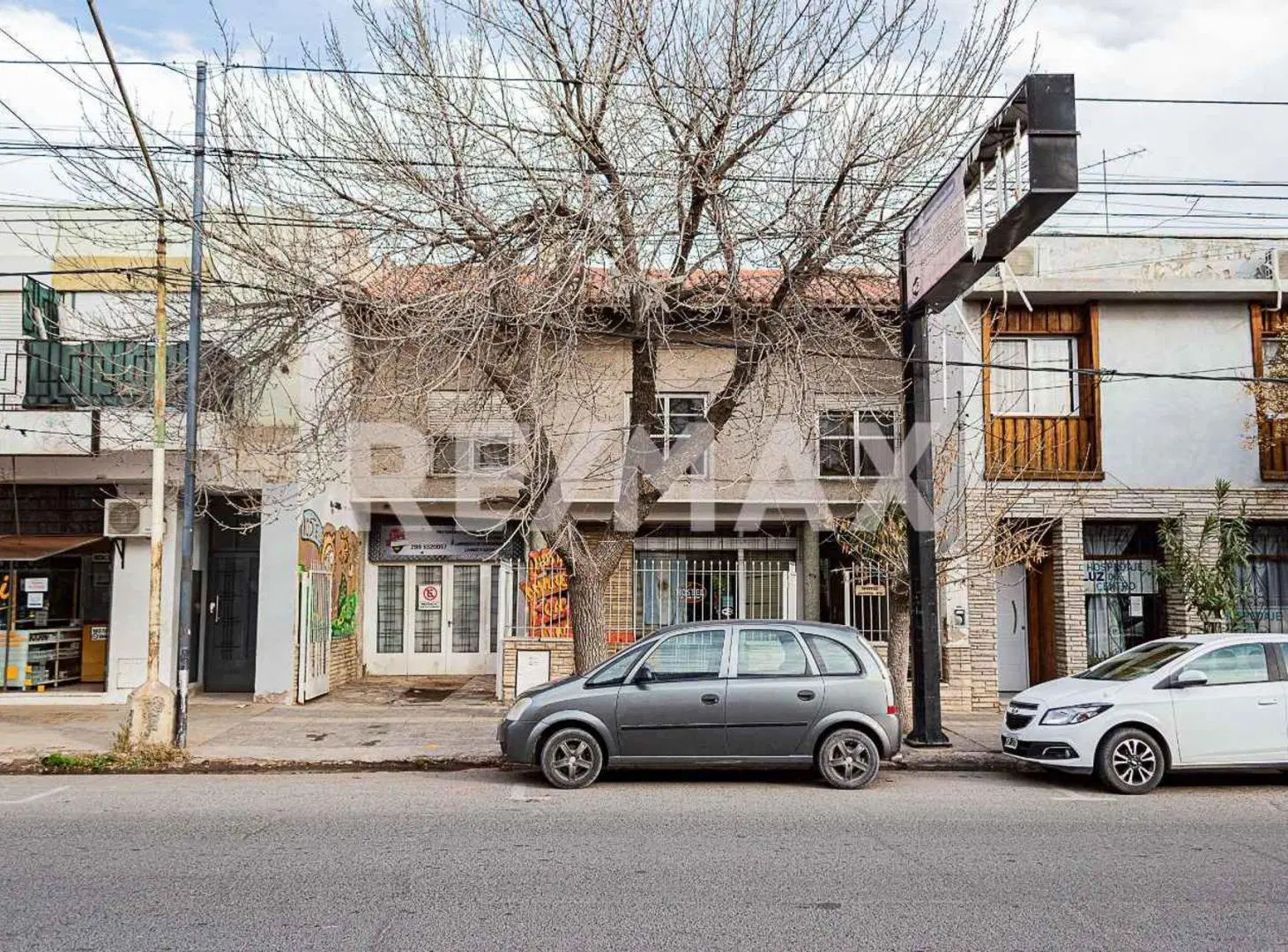 Venta casa sobre calle Alcorta  - Uso Comercial . 3