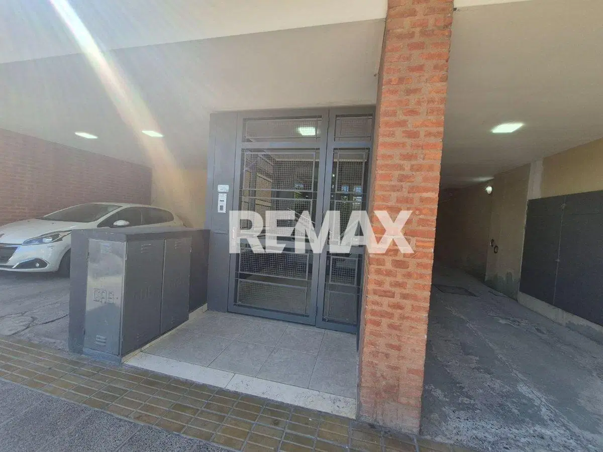 VENTA DEPARTAMNTO 2 dorm con balcon  Belgrano833 2