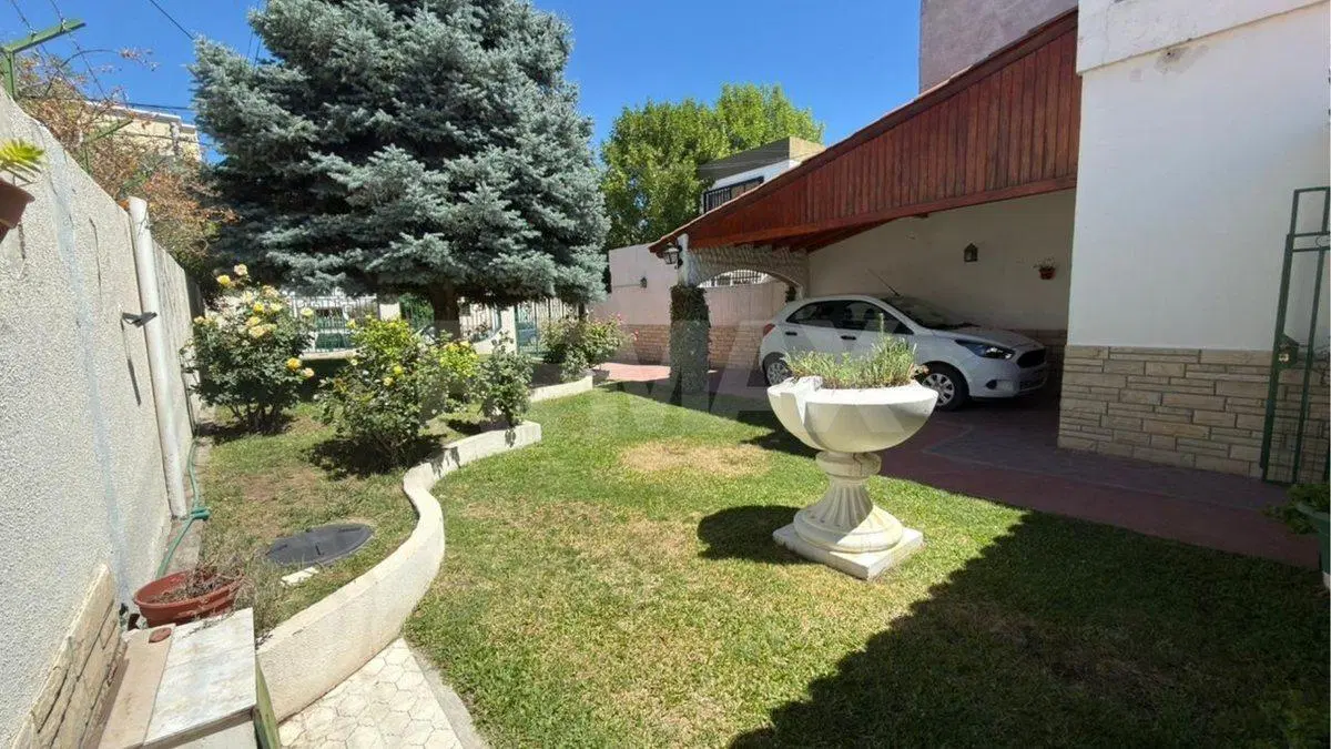 VENTA CASA 2 DOMITORIOS C/MONOAMBIENTE NEUQUÉN 2