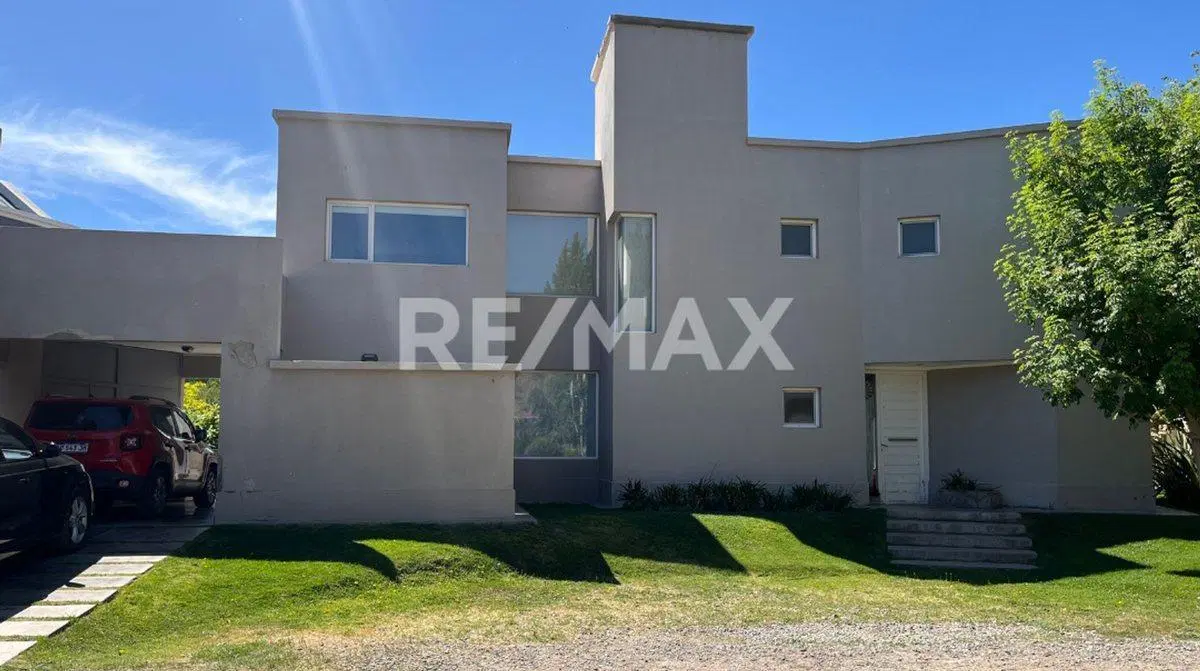 CASA EN VENTA B° LA COMARCA, CENTENARIO. 3