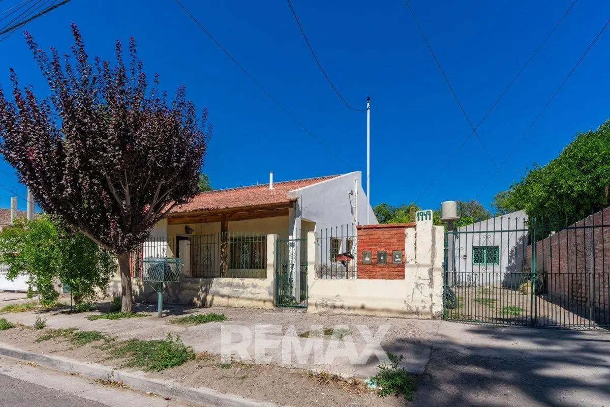2 Casas + Departamento B° Don Bosco II 2