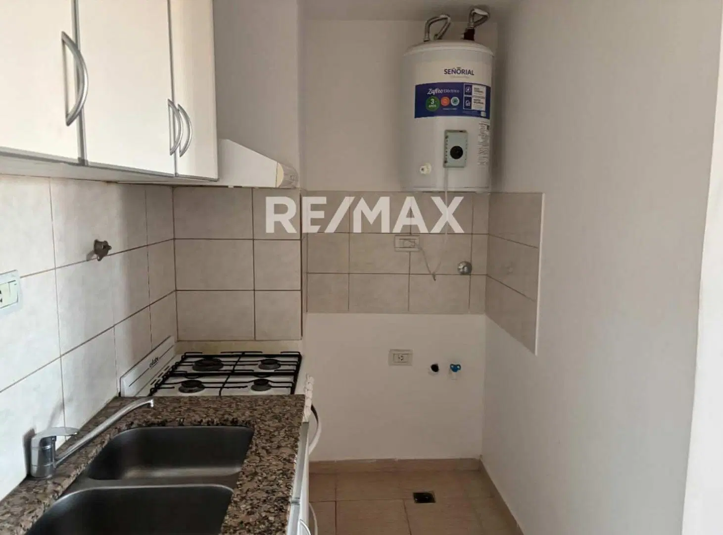 DEPARTAMENTO 1 DORMITORIO Y COCHERA EN PB 3
