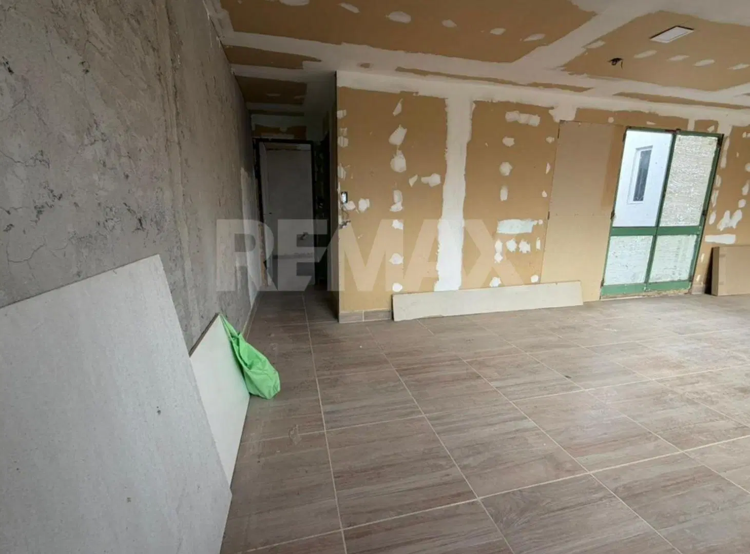 VENTA DE CASA A TERMINAR EN PLOTTIER 4