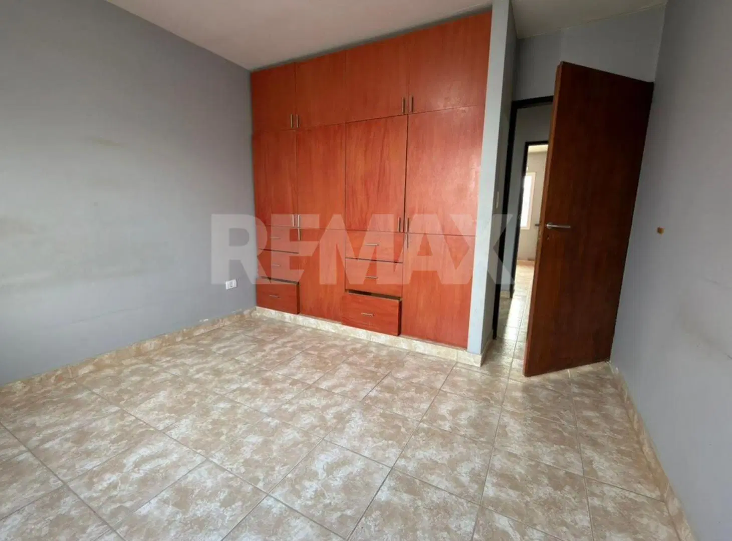 VENTA DE CASA 2 DORMITORIOS EN LA CASONA PLOTTIER 4