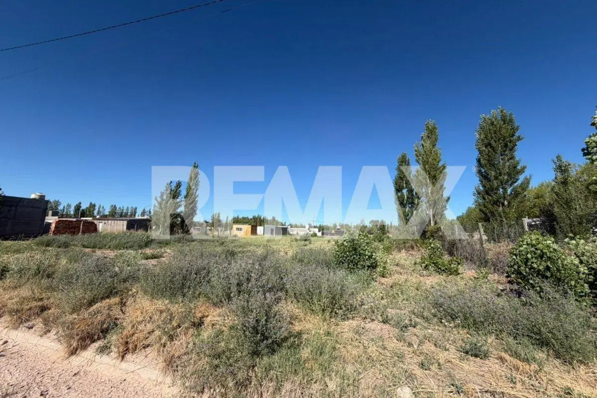 LOTE EN VENTA CON SERVICIOS- FERNANDEZ ORO 2