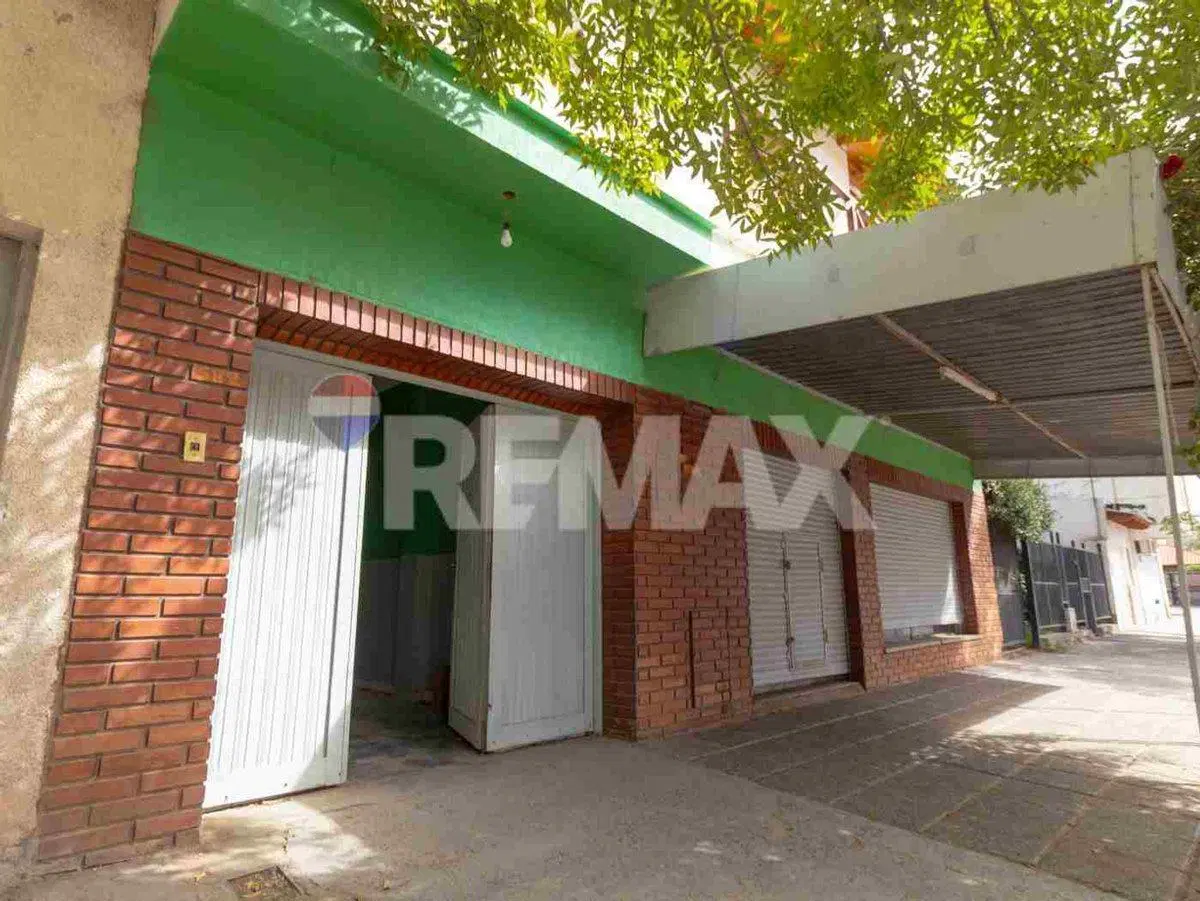Venta de Casa, Local y 2 Departamentos 5