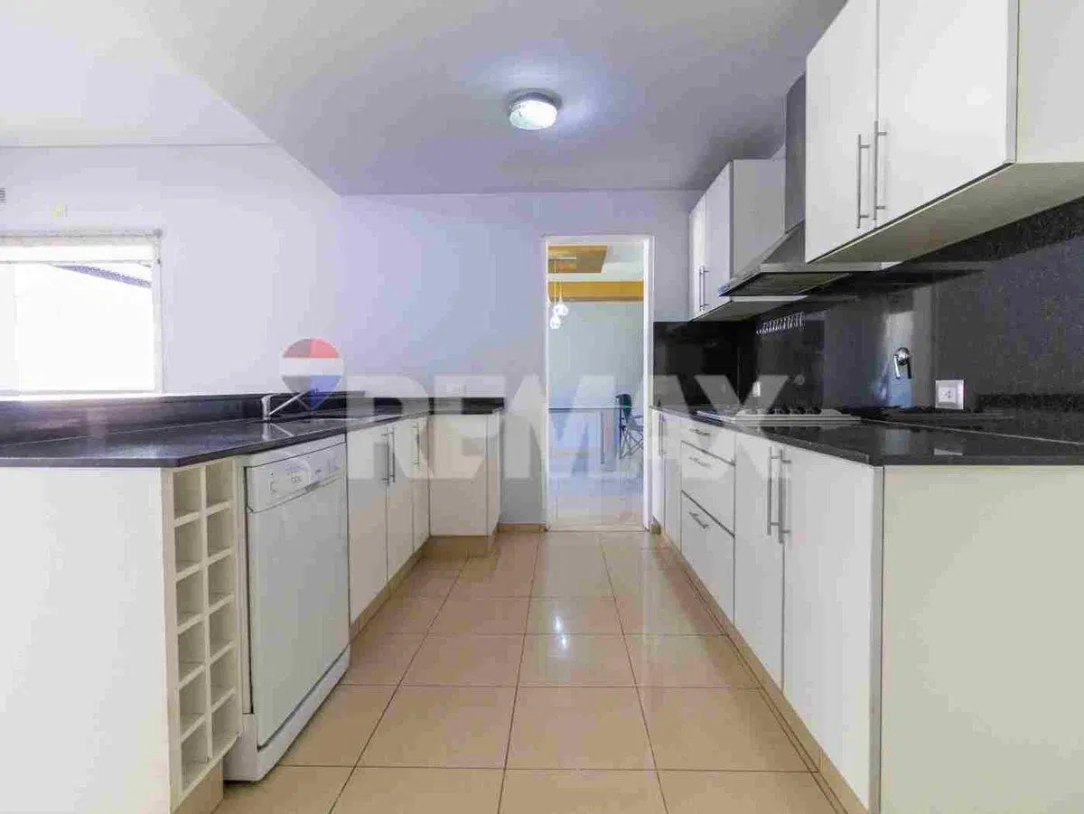 VENTA EN CASA CON PILETA EN JARDINES DEL REY 3